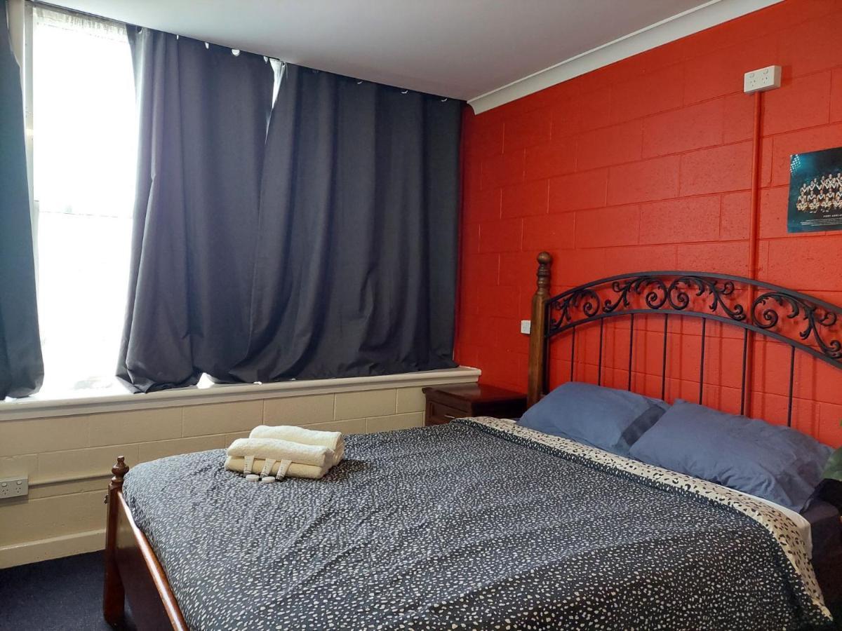 Port Adelaide Backpackers Hostel Buitenkant foto
