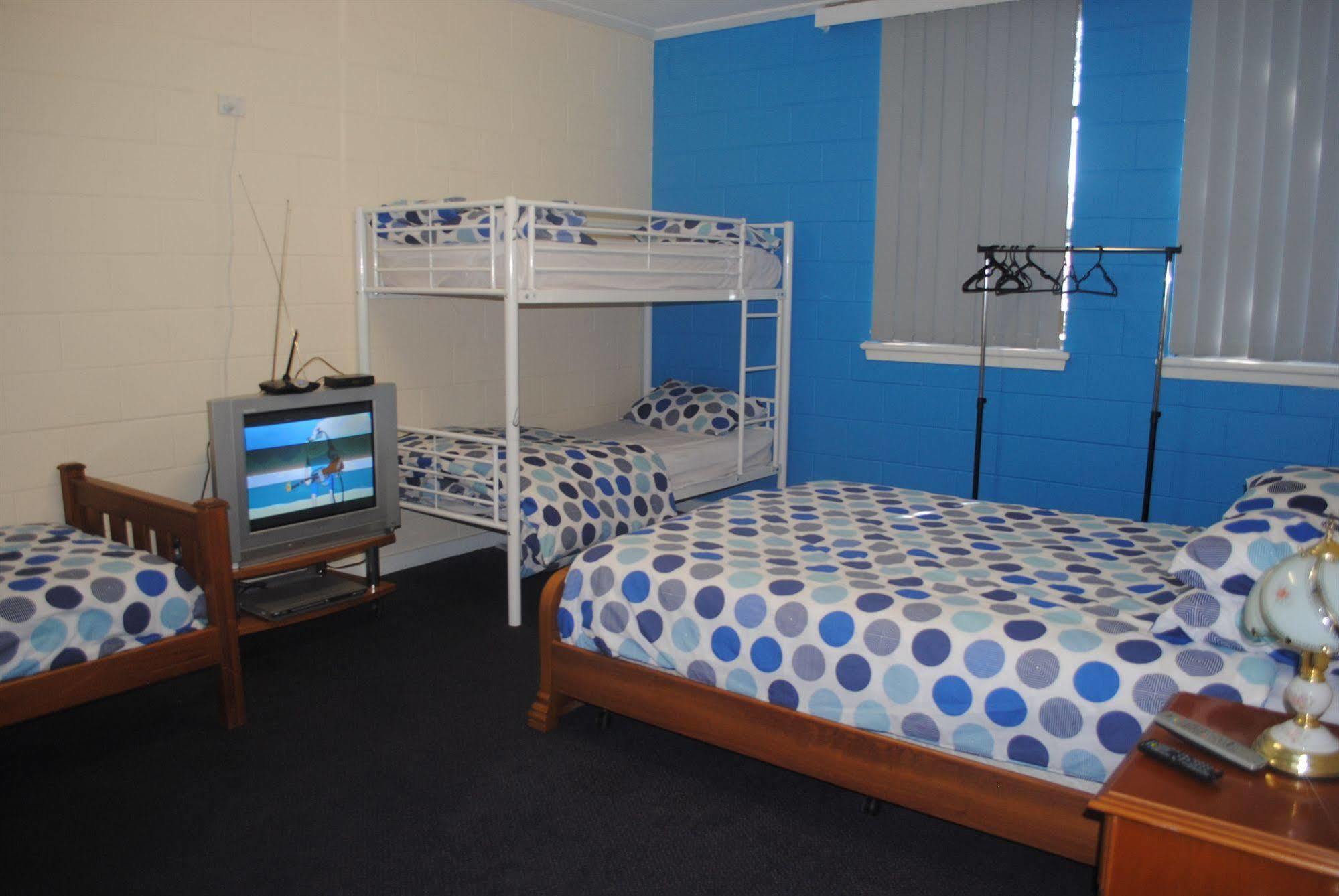 Port Adelaide Backpackers Hostel Buitenkant foto
