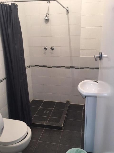 Port Adelaide Backpackers Hostel Buitenkant foto