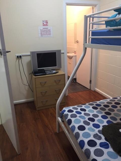Port Adelaide Backpackers Hostel Buitenkant foto